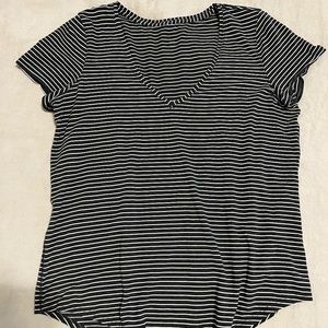 Lululemon Love v-neck short sleeve. Size 10.